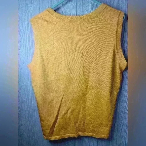 2 piece Jones New York Collection women. Mustard in color. - Picture 5 of 7